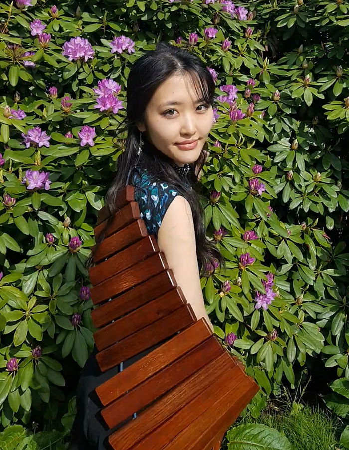 Akane Tominaga, marimba.